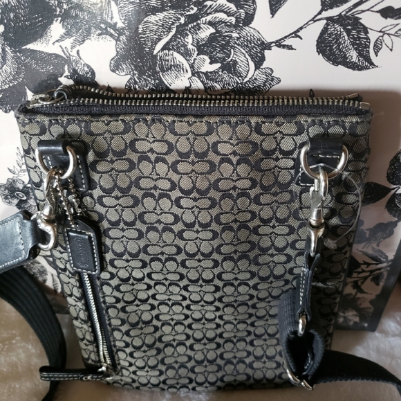 Coach crossbody - Picture 4 of 7